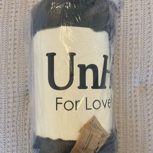 NEW UnHide Lil’ Marsh Blanket (Charcoal)